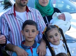 Tiba Di Australia, Pengungsi Suriah Ini Bahagia Lahirkan Putra Bungsunya