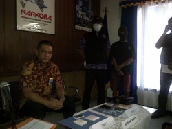 Pengedar Narkoba Dibekuk saat Ambil Paket di Semak-semak