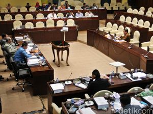 Komisi II DPR Pilih 9 Anggota Ombudsman, Salah Satunya Alvin Lie