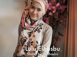 Tutorial Hijab Pashmina Menutup Dada Ala Lulu Elhasbu