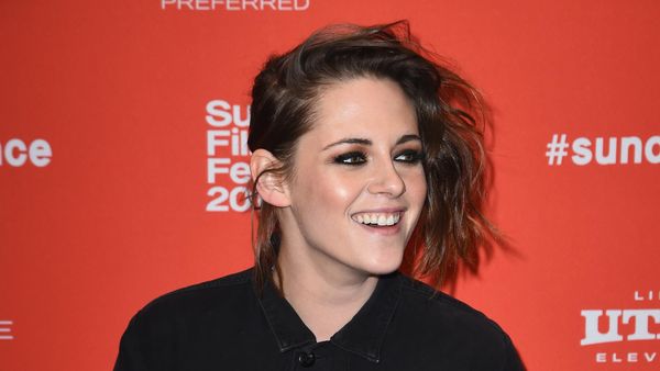 Kece! Kristen Stewart Tampil Boyish