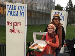 Aksi Hijabers Amerika yang Bagikan Donat dan Kopi untuk Lawan Islamophobia