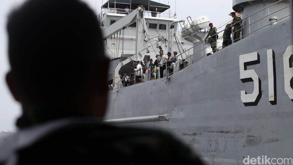 712 Eks anggota Gafatar Tiba di Tanjung Priok 712 Eks anggota Gafatar Tiba di Tanjung Priok