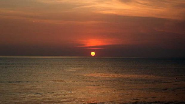 7 Daya Tarik Wisata Tanah Lot Bali