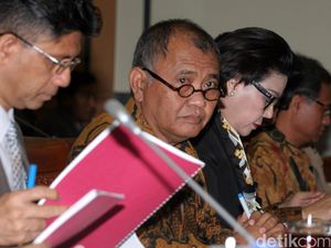 Komisi III Rapat dengan Pimpinan KPK Komisi III Rapat dengan Pimpinan KPK