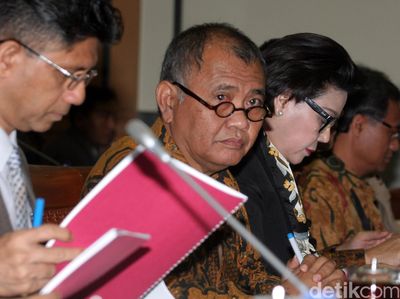 Komisi III Rapat dengan Pimpinan KPK