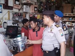 Polisi Temukan Panci Berstiker Arab di Malang