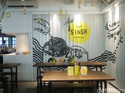 Mencicip Mie Khas Korea di Resto Sinsa Ramyun Kemang