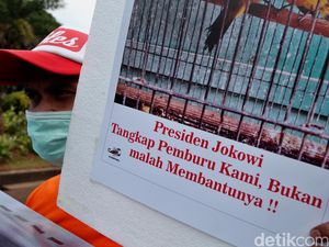 Aksi Stop Beli Burung di Pasar Satwa Liar