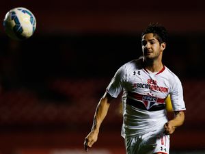 Tiba dengan Semringah, Pato: Saya Sangat Ingin Bermain untuk Chelsea