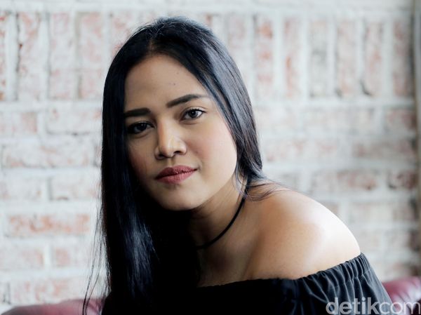 Neonomora Alter Ego Ratih Suryahutamy
