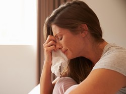 Wanita Ini Batal Jadi Bridesmaid di Nikahan Sahabat, Alasannya Bikin Sedih