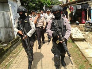 Polisi Tangkap Terduga Teroris di Tangerang Polisi Tangkap Terduga Teroris di Tangerang