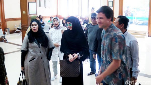 Stuart Collin Akhirnya Bertemu Risty Tagor