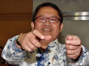 Panggil Grab dan Uber, Solusi Apa yang Akan Diberikan Menkominfo Rudiantara?