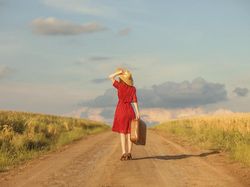 Tips Liburan Akhir Tahun agar Aman dari Ancaman Dedemit Maya