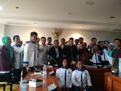 Siswa Sekolah Politik PAN Temui Pimpinan DPR Taufik Kurniawan