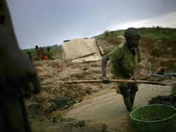 Dalam Ponsel Pintar Kalian, Ada Derita Anak-anak Kongo