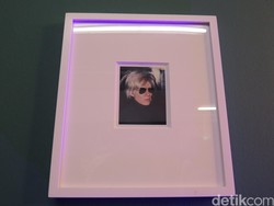 Merasakan Sensasi Koleksi Langka Andy Warhol ala Sirkus di Gillman Baracks!