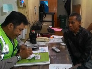 Ambil Jenazah Teroris Dian, Keluarga Minta Maaf ke Para Korban Bom Thamrin Ambil Jenazah Teroris Dian, Keluarga Minta Maaf ke Para Korban Bom Thamrin