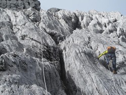 Hipotermia yang Tewaskan Pendaki Carstensz Pyramid