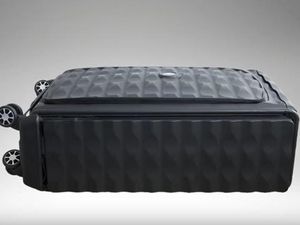 Cara Tepat Bersihkan Koper Sesuai Bagiannya