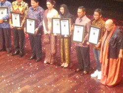 Ultah ke-26, MURI Beri Penghargaan Rekor ke Kemendagri, KPU, dan Gus Mus