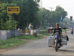 Melihat Kehidupan Keluarga Buruh Migran di Indramayu
