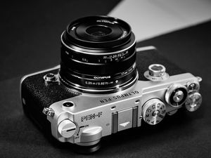 Olympus Pen F: Mirrorless Pro Bergaya Retro