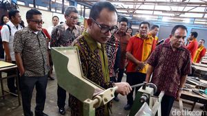Menteri Hanif Tinjau BLK di Kupang