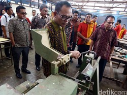 Menaker: Perayaan Mayday dapat Dilakukan dengan Bakti Sosial dan Donor Darah