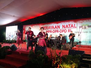 Perayaan Natal DPR, Senior Partai hingga Pimpinan KPK Hadir