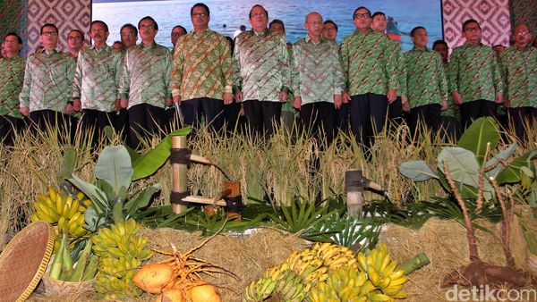 Pengukuhan Pengurus HKTI 2015-2020