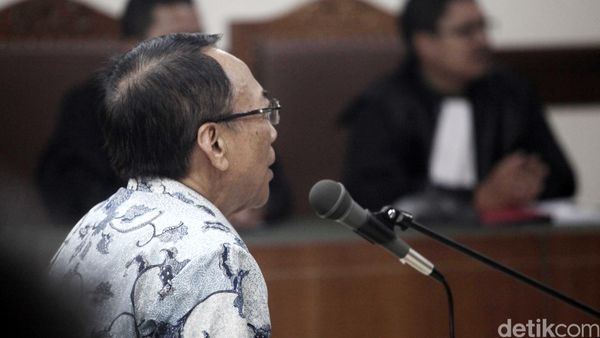 Jero Wacik Jalani Sidang Pleidoi
