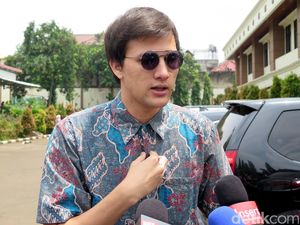 Usai Sidang Cerai, Stuart Kok Nggak Mau Bareng Risty?