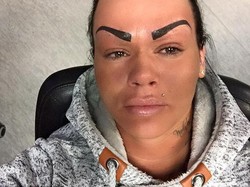 Alis Terlalu Tebal dan Pekat, Wanita Ini Disamakan dengan Burung Elang