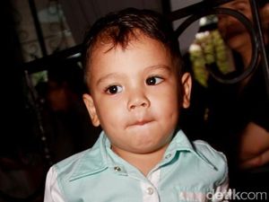 Putra Titi Kamal dan Christian Sugiono Imut Berlesung Pipit