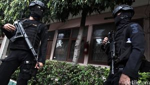 Polisi Razia Kosan di Rawa Bebek Jakarta Timur