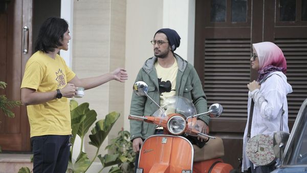 Bella, Pilih Vino G Bastian atau Reza Rahadian?