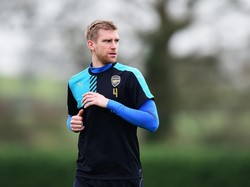 Wenger Nilai Kepemimpinan Mertesacker Akan Krusial di Sisa Musim