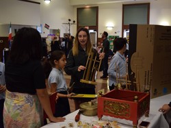 Terpesona Nada Angklung, Siswa California Ingin ke Indonesia