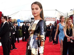 8 Selebriti dengan Gaun Terbaik di SAG Awards 2016