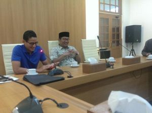Digadang Jadi Cagub DKI, Sandiaga Uno Temui Ridwan Kamil Digadang Jadi Cagub DKI, Sandiaga Uno Temui Ridwan Kamil