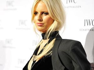 Karolina Kurkova Andalkan Makanan Sarapan Ini untuk Tampilan Kulit Bersinar
