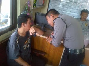 Pria di Semarang Ditangkap Karena Berusaha Curi Tas Wanita untuk Kerja