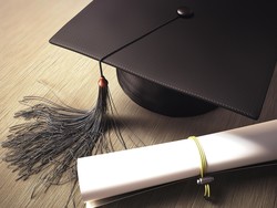 Daftar Orang dengan Gelar Akademik Terbanyak, Begini Penulisan Namanya