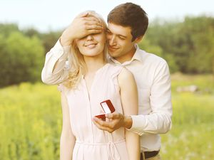 Pandangan 12 Zodiak Tentang Komitmen Dalam Hubungan (Bagian 1) Pandangan 12 Zodiak Tentang Komitmen Dalam Hubungan (Bagian 1)
