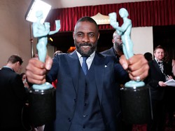 So Sweet! Idris Elba Lamar Kekasih di Bioskop