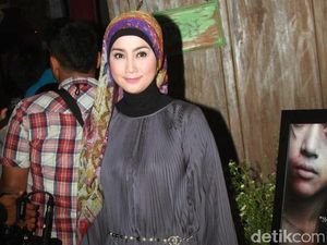 Desy Ratnasari Nangis Ditampar Christine Hakim