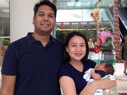 Kebahagiaan Christie Julia Lahirkan Anak Pertama